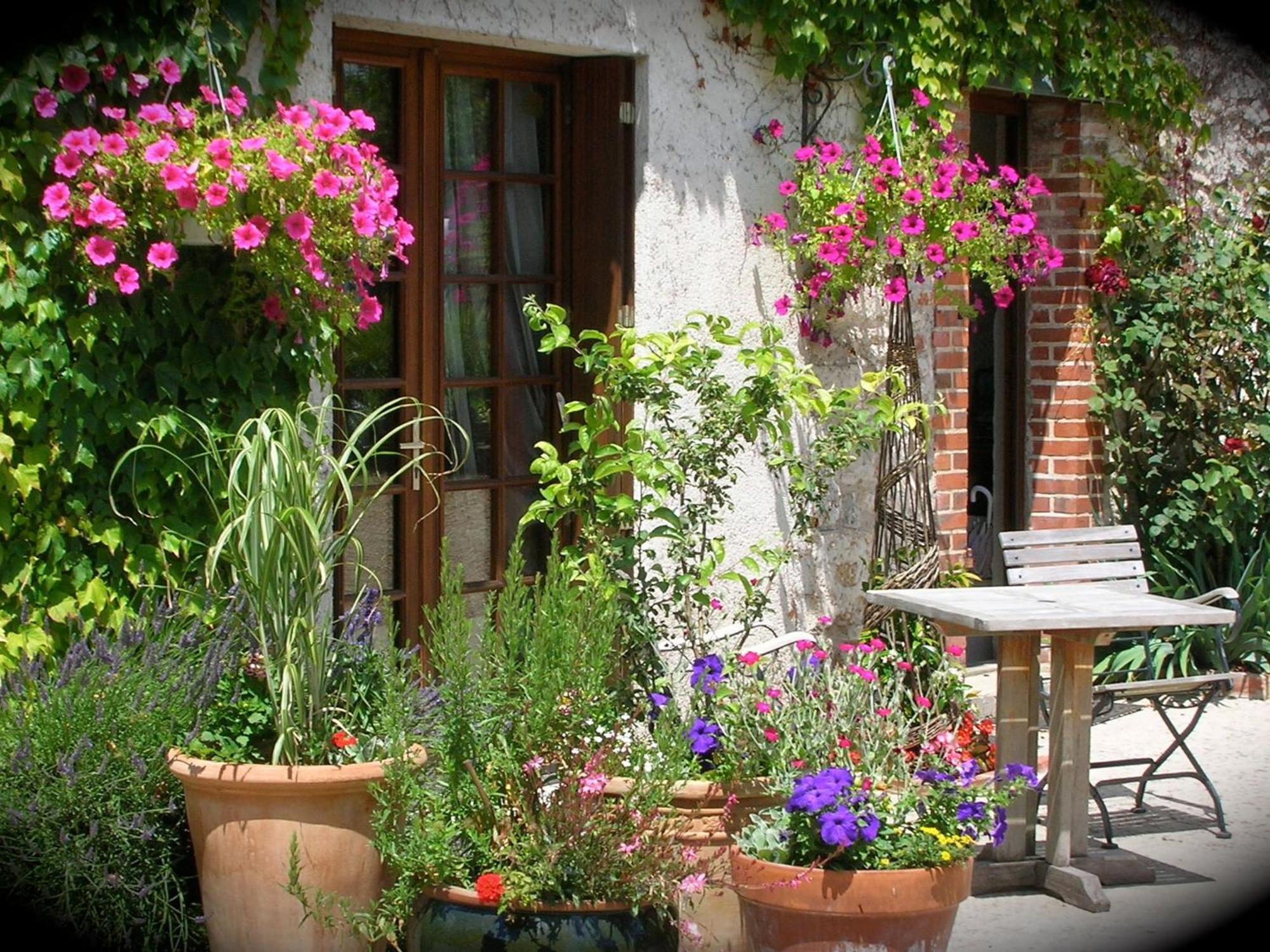 Charme Au Coeur Des Chateaux : Chambre D'Hotes Avec Wifi - Fr-1-590-329 Panzió Tavers Kültér fotó